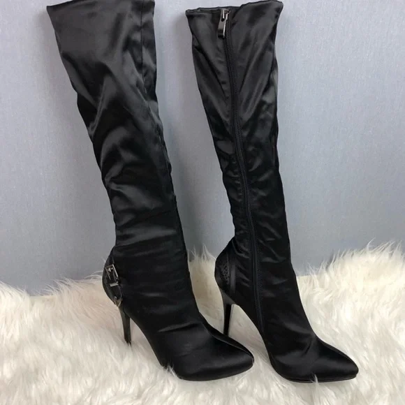 Black heeled Boots - Picture 4 of 5